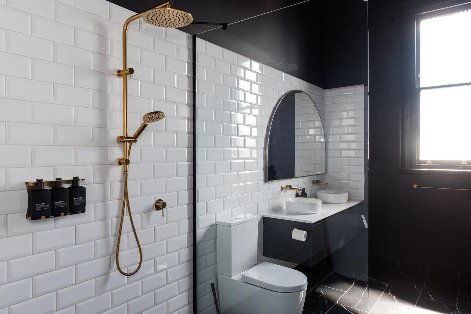 The Victoria Hotel Рутерглен Экстерьер фото