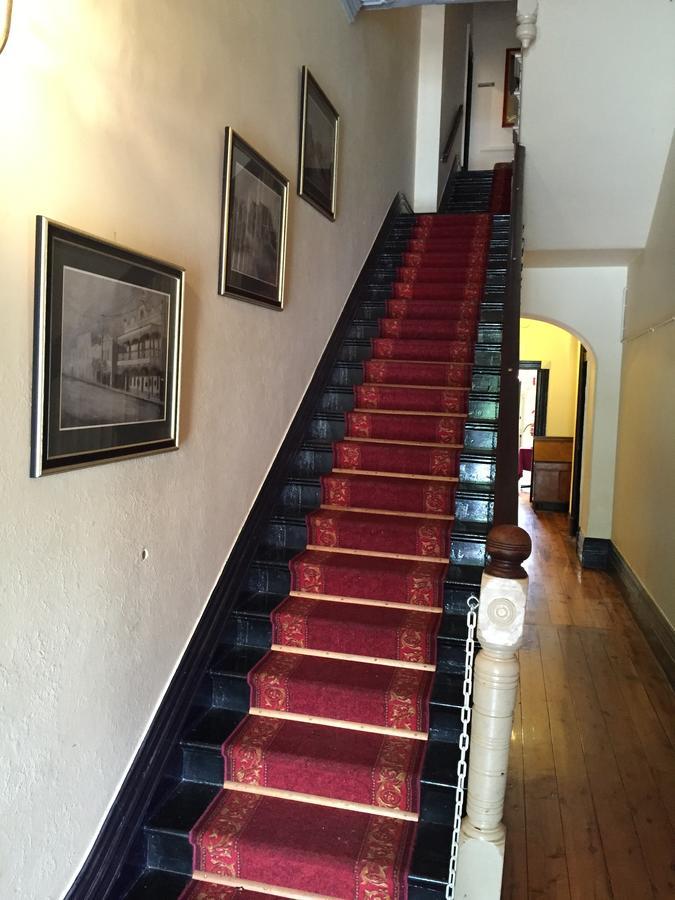 The Victoria Hotel Рутерглен Экстерьер фото